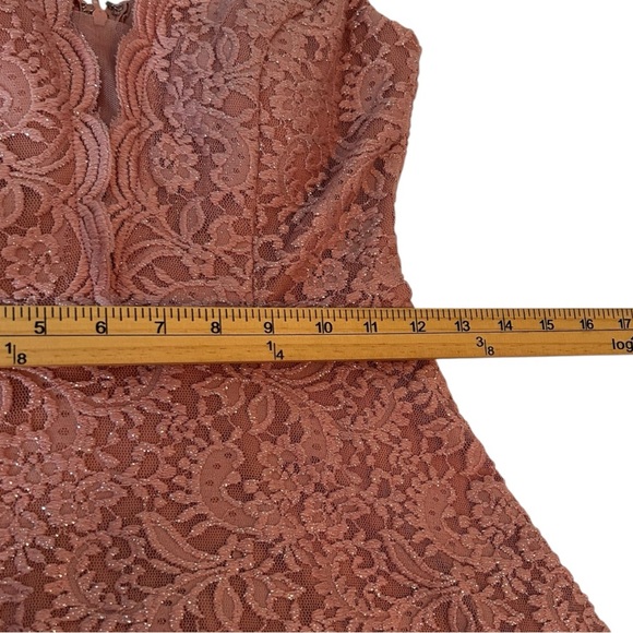 City Studio Women’s Lace Sleeveless V-Neck A-Line Cocktail Dress Sz 5 - Picture 5 of 8